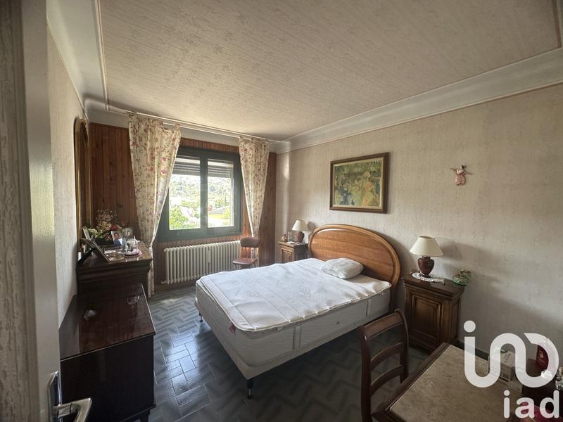 Maison - 213 m² - 7 pièces