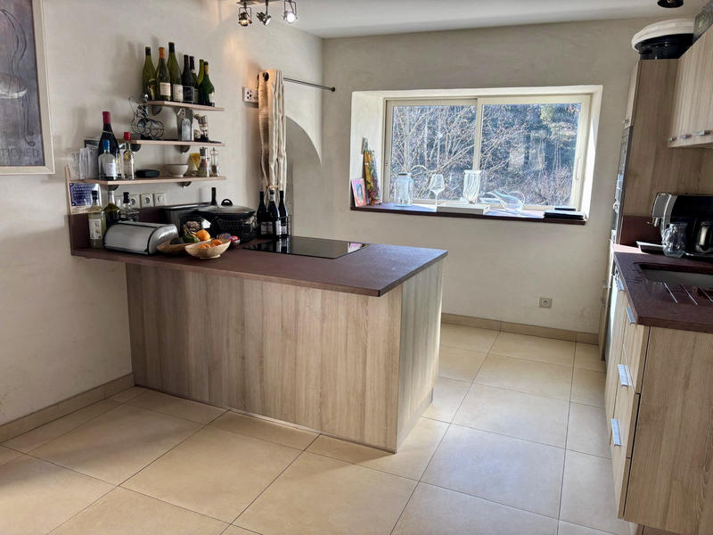 Mas - 200 m² - 8 pièces