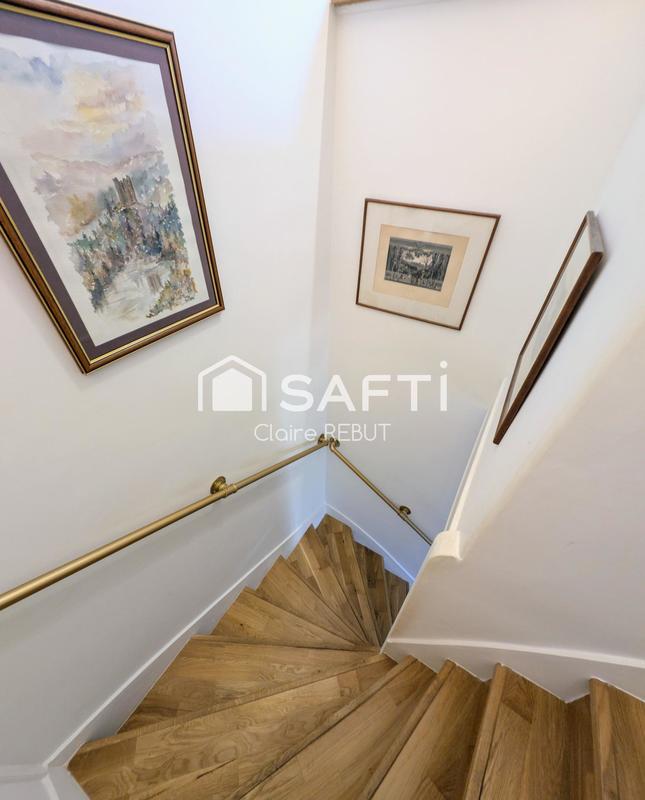 Maison - 140 m² - 5 pièces