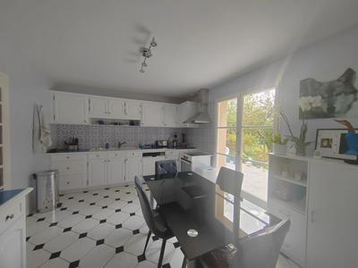 Maison - 140 m² - 6 pièces