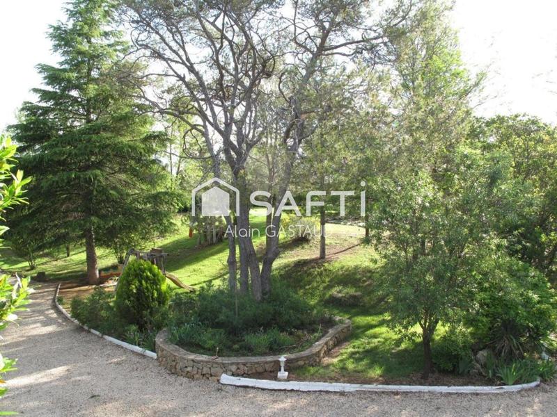 Maison - 399 m² - 20 pièces