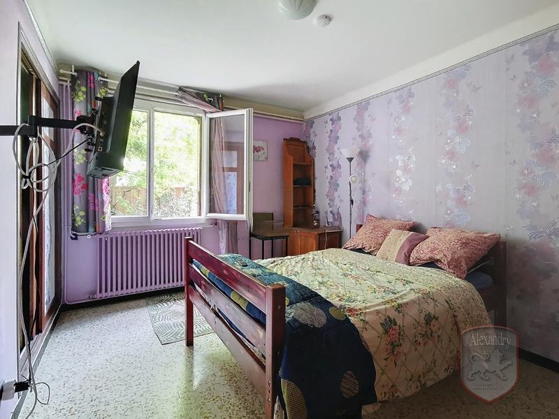 Maison - 180 m² - 7 pièces