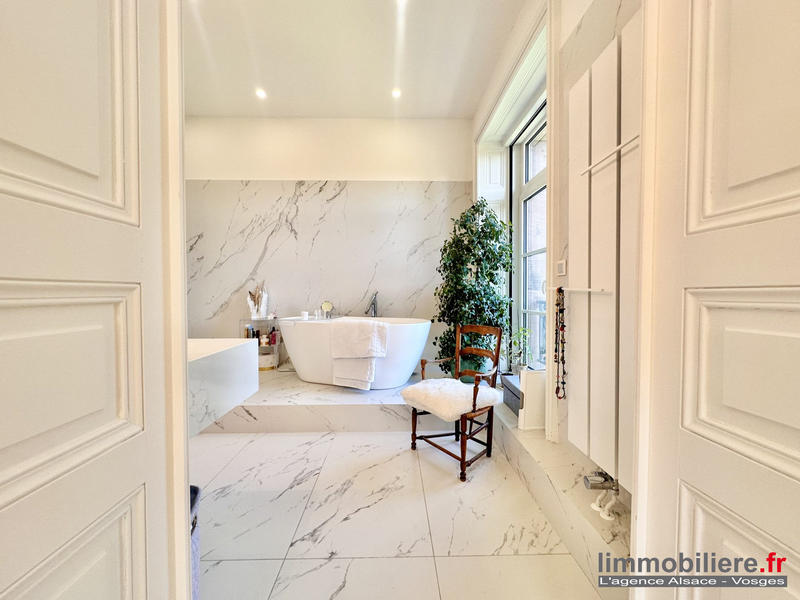 Appartement - 322 m² - 8 pièces