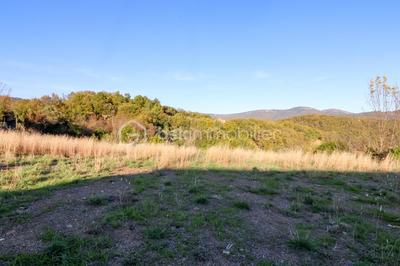 Terrain constructible - 750 m²
