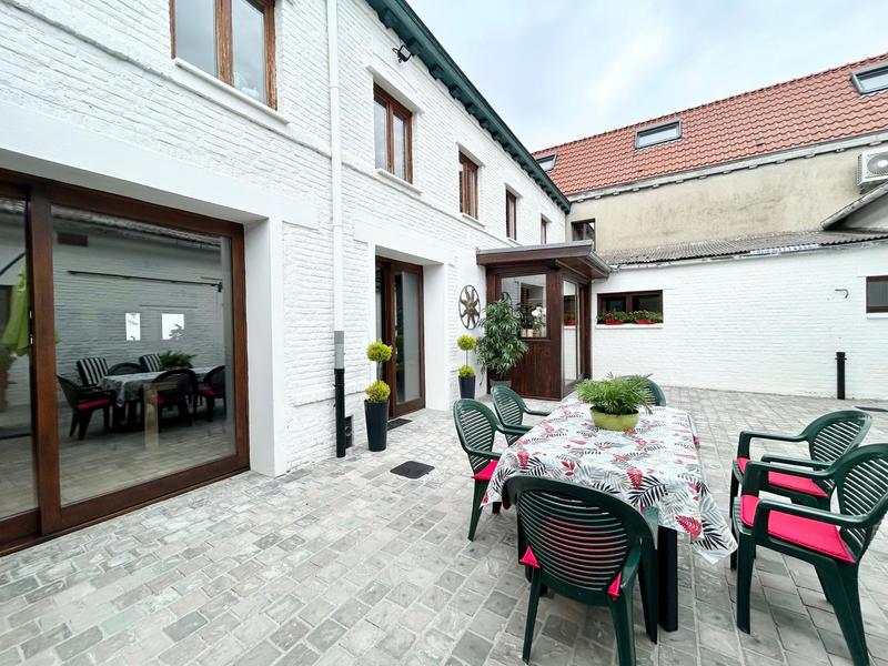 Maison - 323 m² - 6 pièces