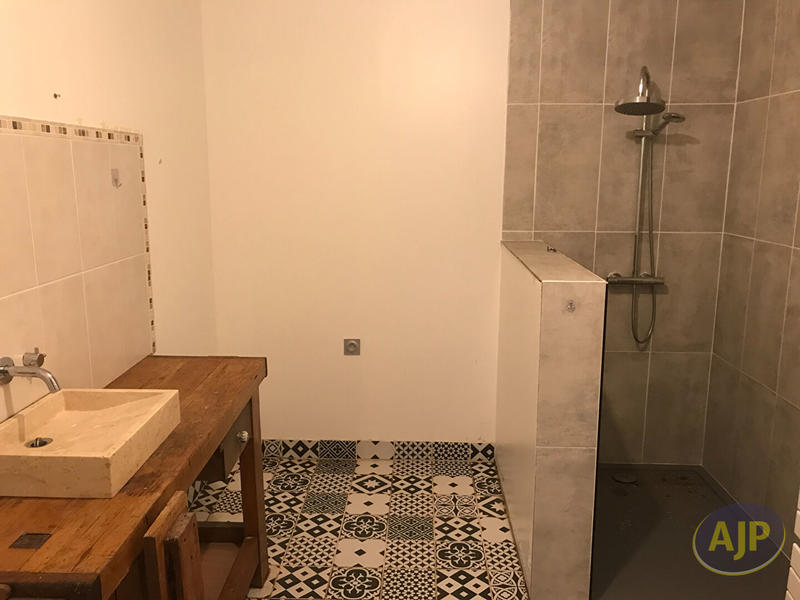 Maison - 280 m² - 9 pièces