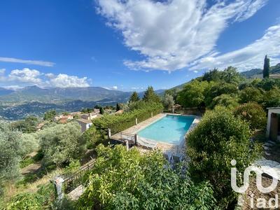 Maison - 332 m² - 7 pièces