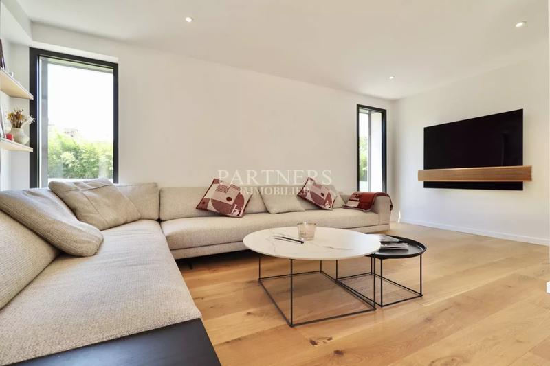 Maison - 240 m² - 6 pièces