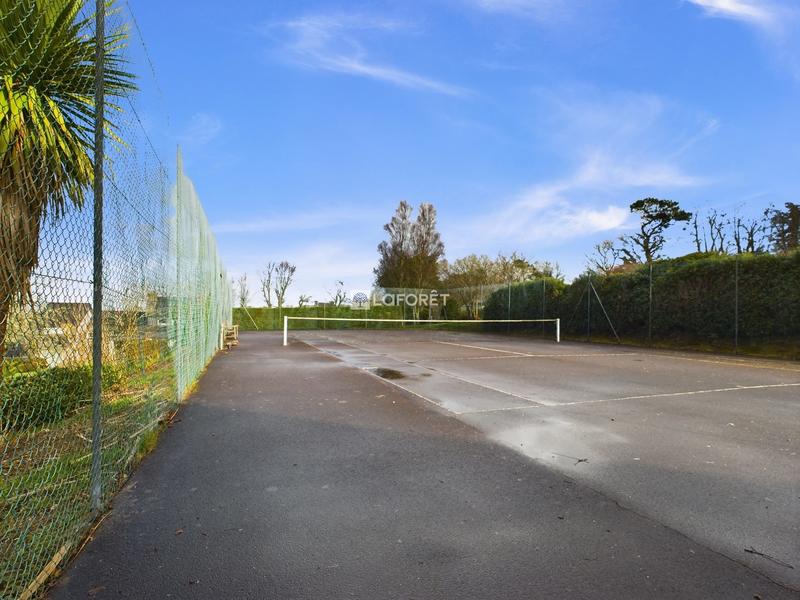 Maison - 213 m² - 8 pièces