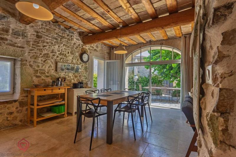 Propriété - 229 m² - 13 pièces