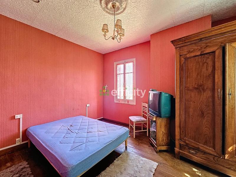 Maison - 163 m² - 9 pièces