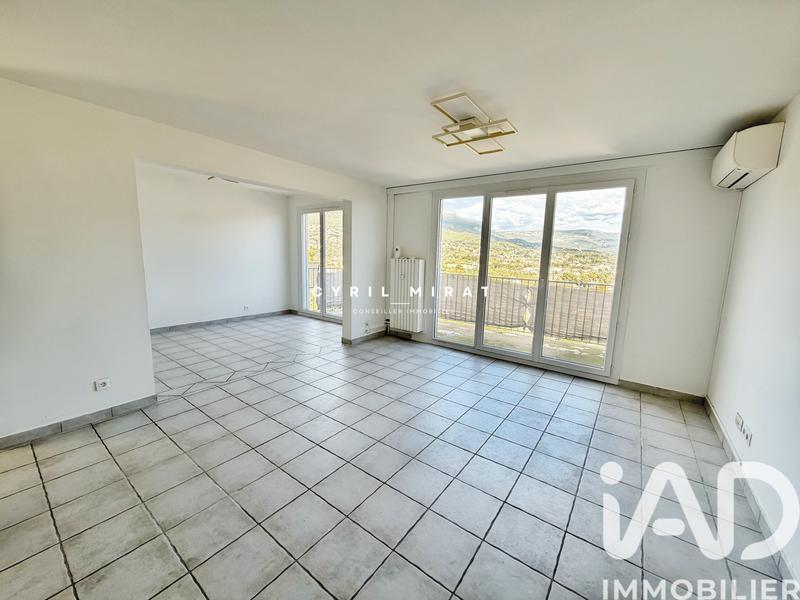 Appartement - 81 m² - 5 pièces