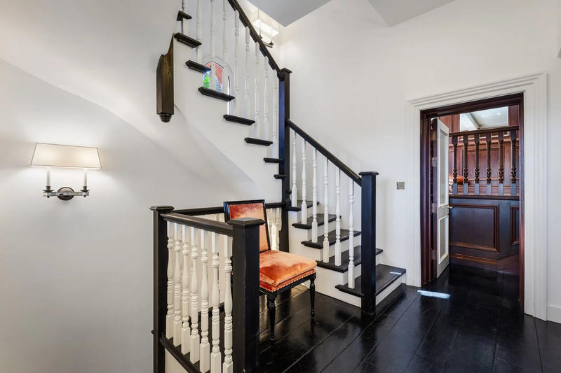 Villa - 596 m² - 13 pièces