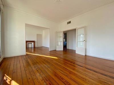 Appartement - 140 m² - 5 pièces