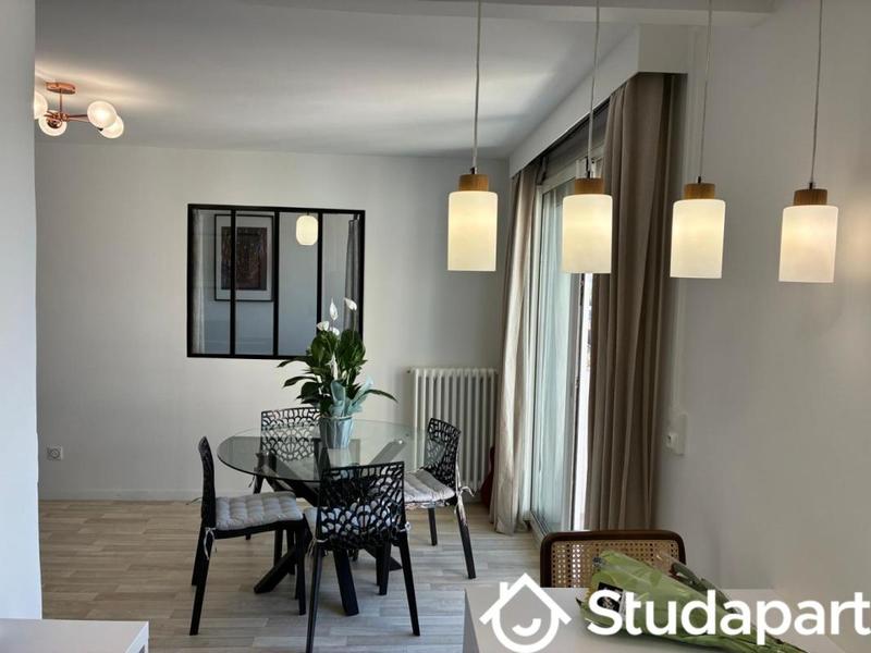 Chambre - 9 m² - 1 pièce