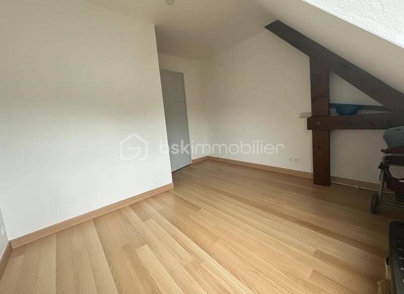 Maison traditionnelle - 94 m² - 5 pièces