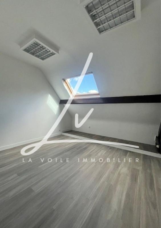 Bureau - 143 m² - 5 pièces