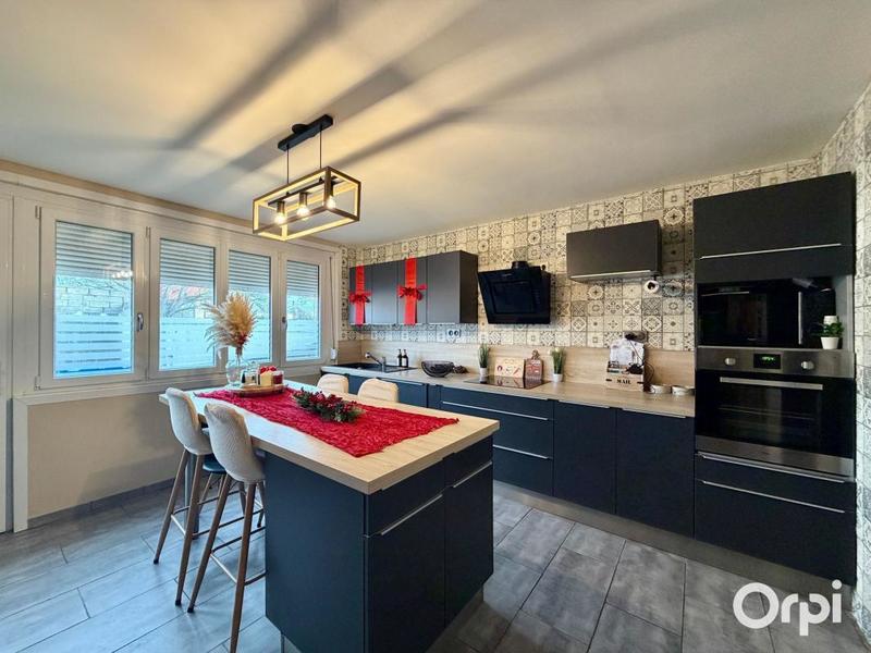 Maison - 110 m² - 6 pièces