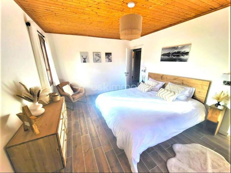 Châlet - 270 m² - 5 pièces