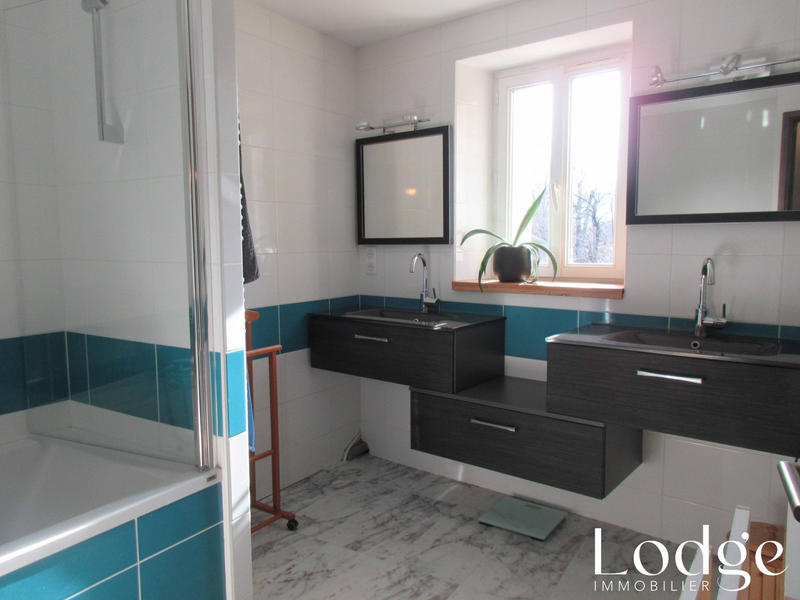 Maison - 206 m² - 6 pièces