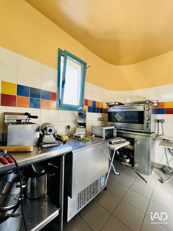 Local commercial - 151 m²