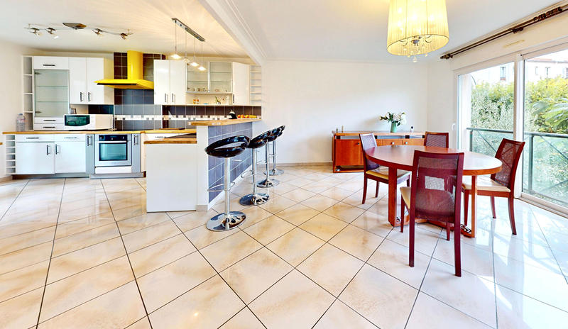 Maison - 224 m² - 6 pièces