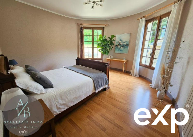 Maison - 180 m² - 6 pièces