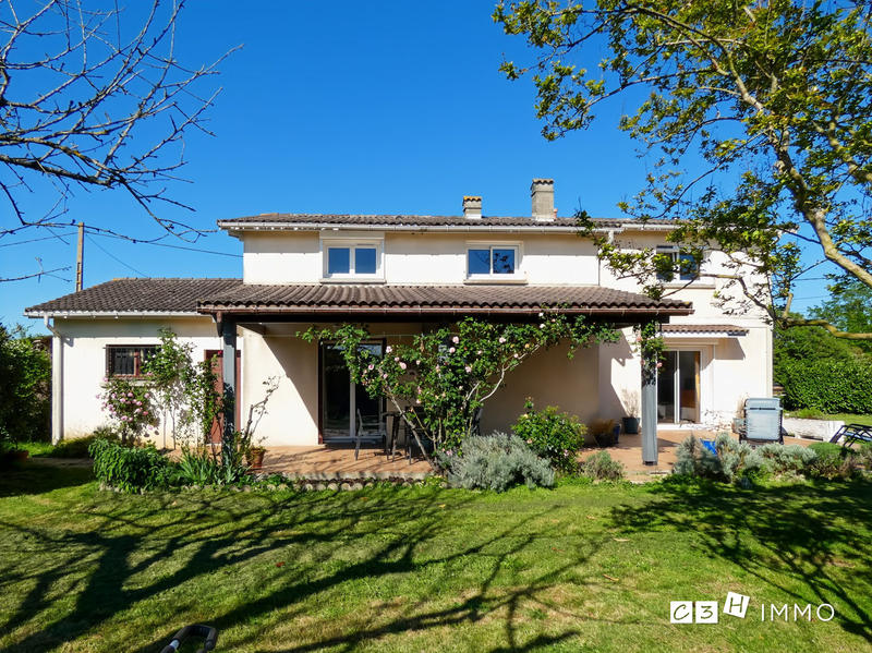 Maison - 151 m² - 6 pièces