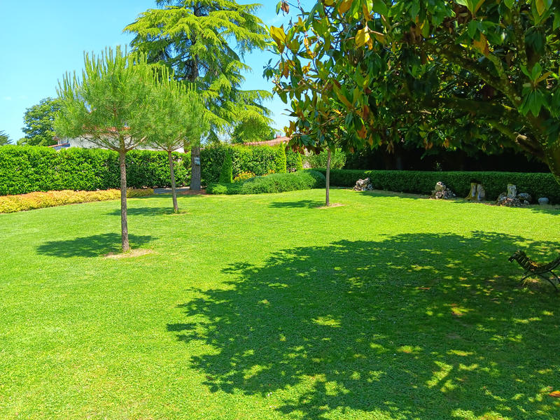 Maison - 300 m² - 6 pièces