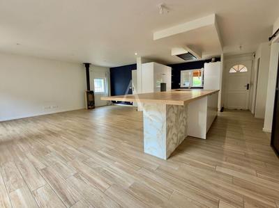 Maison - 93 m² - 4 pièces