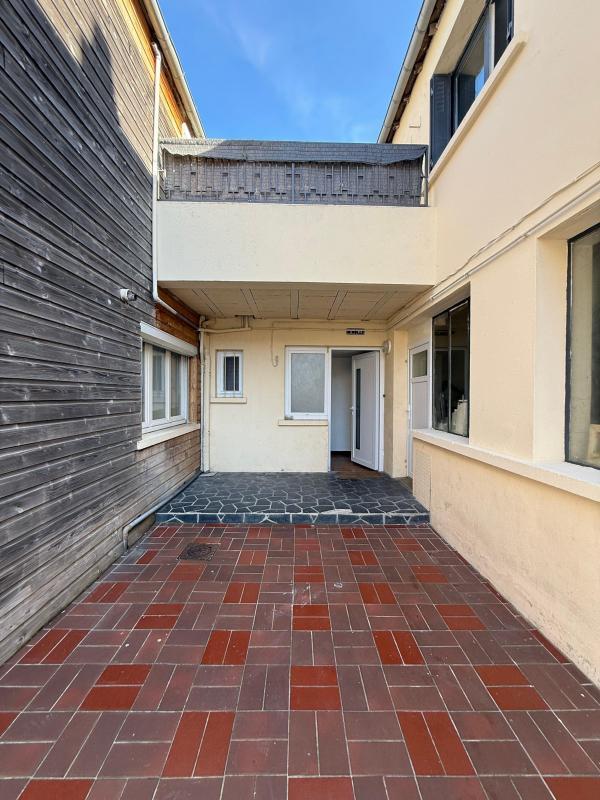 Maison - 250 m² - 7 pièces