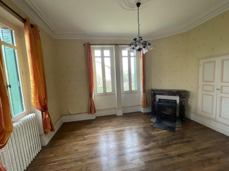 Maison traditionnelle - 153 m² - 7 pièces