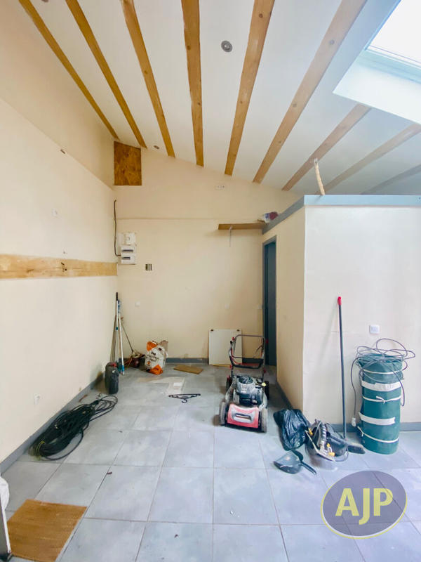 Immeuble - 8 pièces