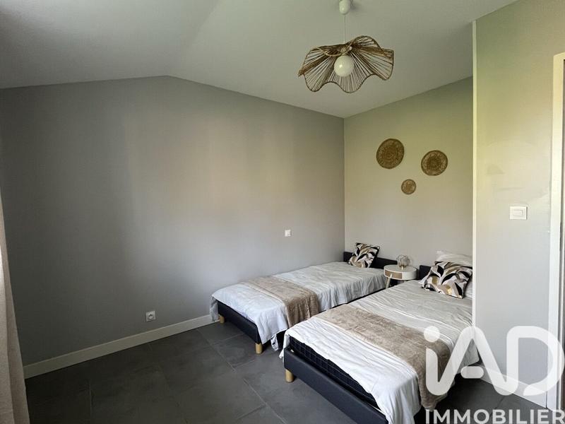 Maison - 240 m² - 11 pièces