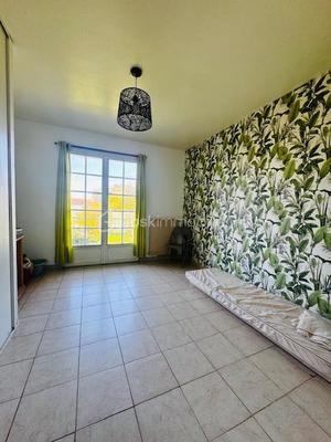 Pavillon - 200 m² - 6 pièces