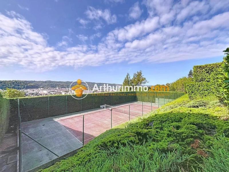 Maison - 205 m² - 7 pièces