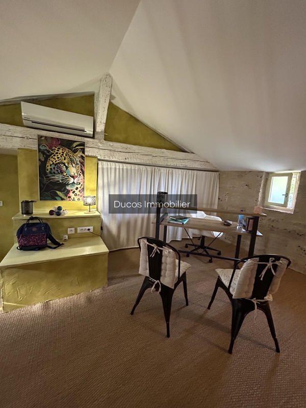 Appartement - 90 m² - 2 pièces