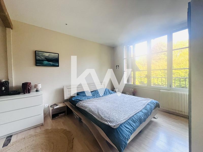 Appartement - 99 m² - 5 pièces