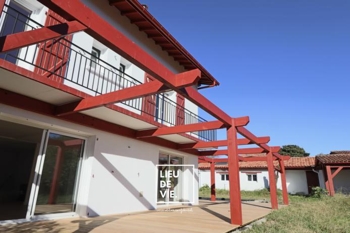 Maison ancienne - 325 m² - 9 pièces