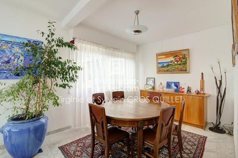 Maison - 245 m² - 7 pièces