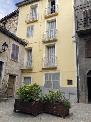 Appartement - 90 m² - 5 pièces