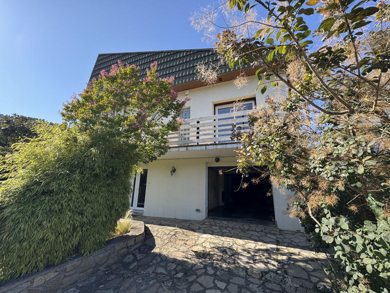 Maison - 226 m² - 8 pièces