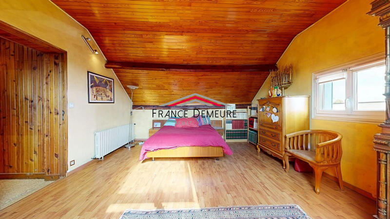 Maison - 178 m² - 8 pièces