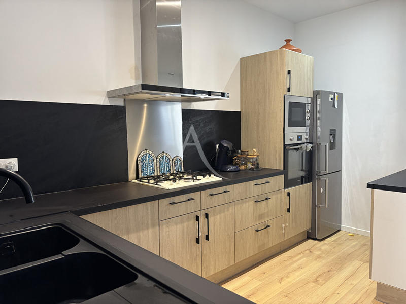 Maison - 99 m² - 4 pièces