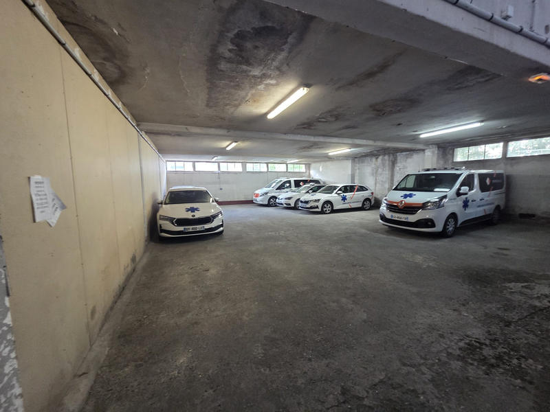 Local d'activités - 699 m²