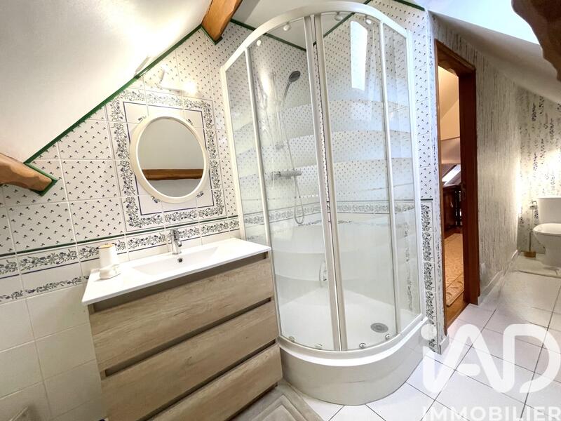 Maison - 228 m² - 7 pièces