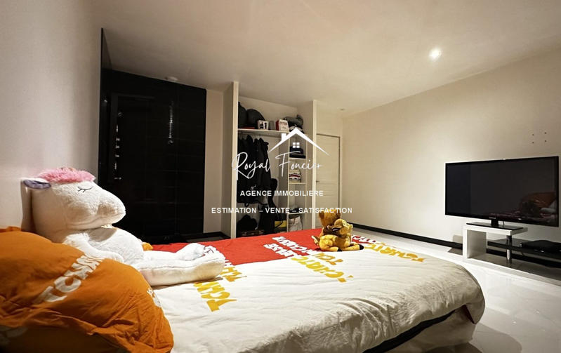 Maison contemporaine - 265 m² - 6 pièces