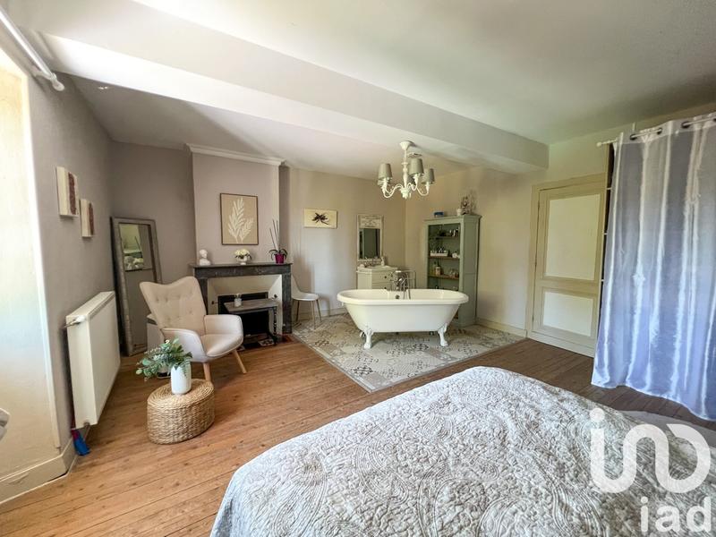 Maison - 259 m² - 8 pièces