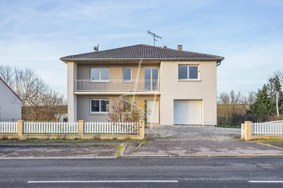 Maison - 200 m² - 7 pièces