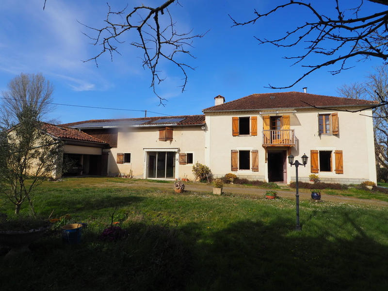 Maison - 192 m² - 9 pièces